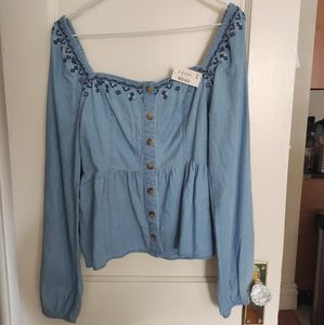 NWOT - Aeropostale embroidered blouse